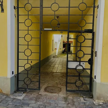 Spacious Private In Old Town *